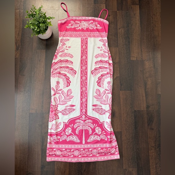 Vibrant Pink and White Tropical Dress - Picture 4 of 8